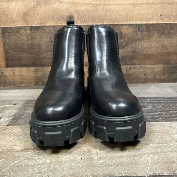 Circus by Sam Edelman Women’s Size 10 Darielle Lug Sole Chelsea Boots Black NWOT - Picture 2 of 10